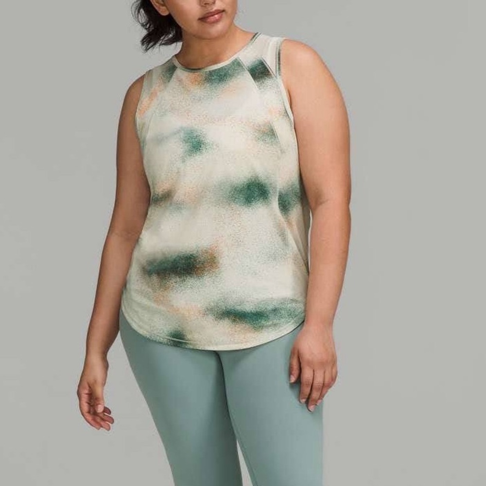 lululemon athletica Green and Cream Muscle Tee- size 6